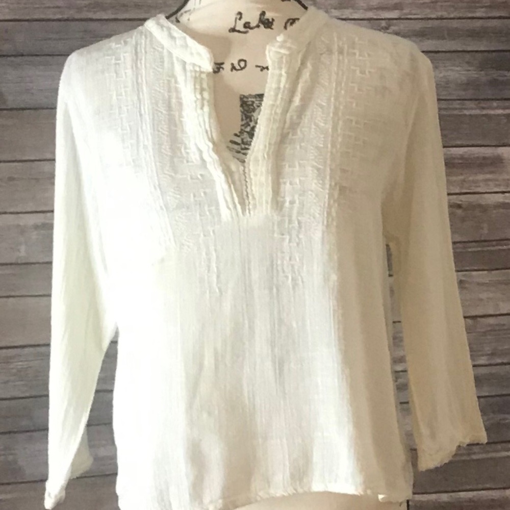 White V Neck Top M N G